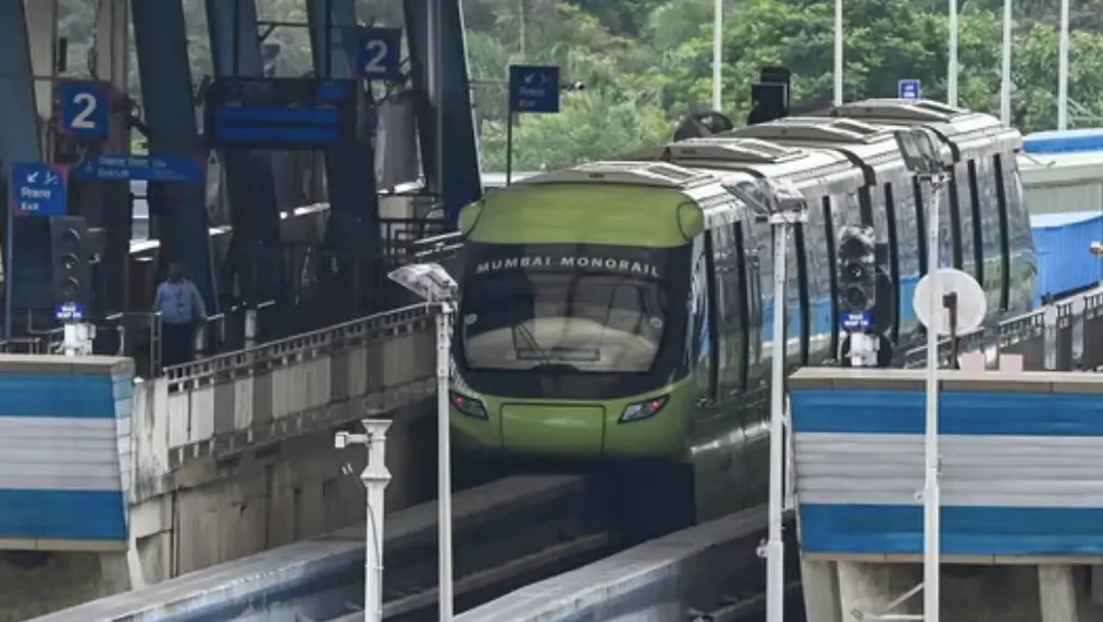 Mumbai Monorail power supply issue